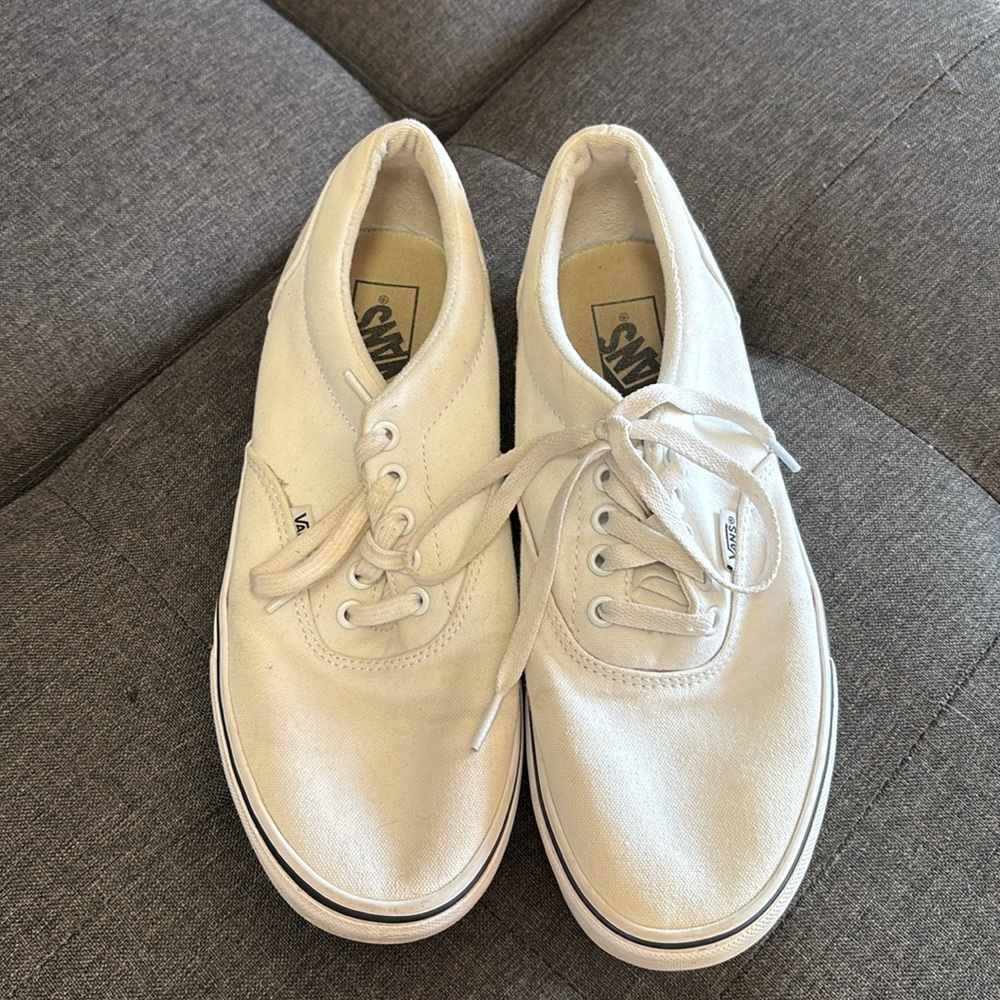 Men’s white vans sneakers low rise